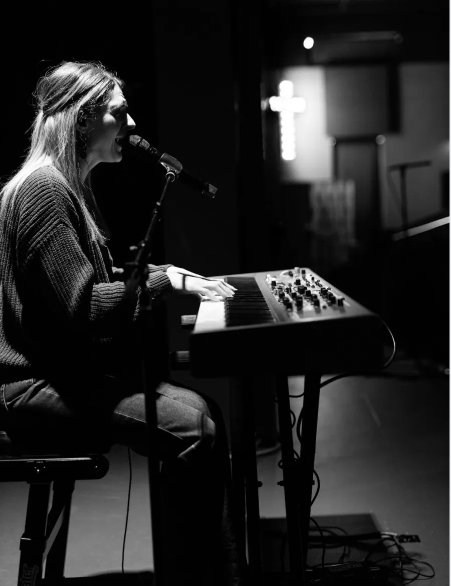 Angela Hazen leading worship